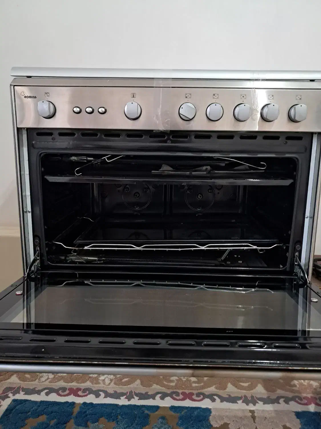 گاز و فر رومینا مدل Snowa سالم و تمیز|اجاق گاز و لوازم برقی پختوپز|رشت, کوی فکوری|دیوار