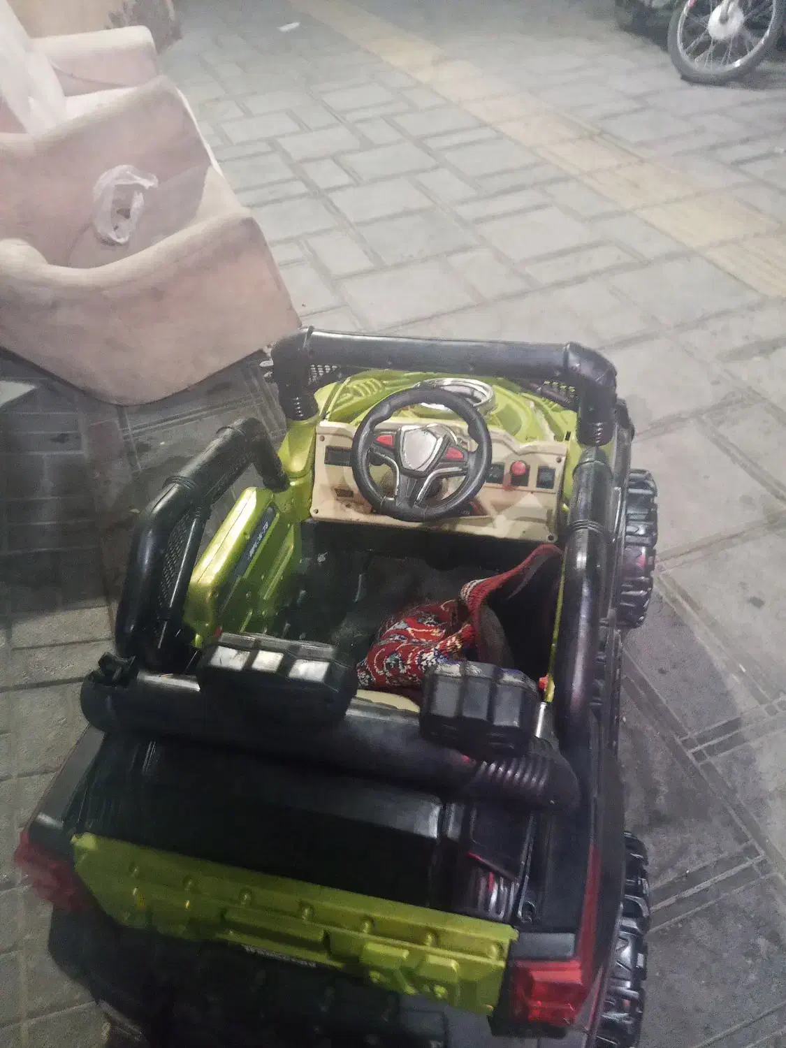 ماشین شارژی|اسباببازی|قم, شهرک امام حسین|دیوار