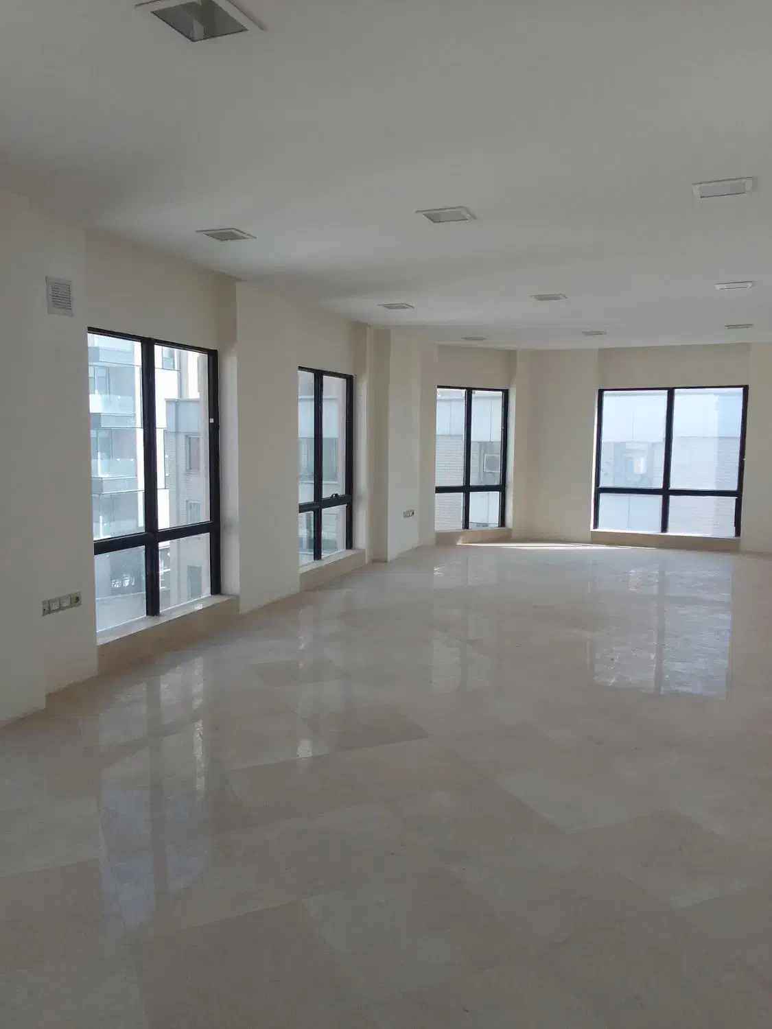 ۷۰ متر موقعیت اداری کلید در اختیار زیر قیمت|فروش دفتر کار، اتاق اداری، مطب|تهران, دربند|دیوار