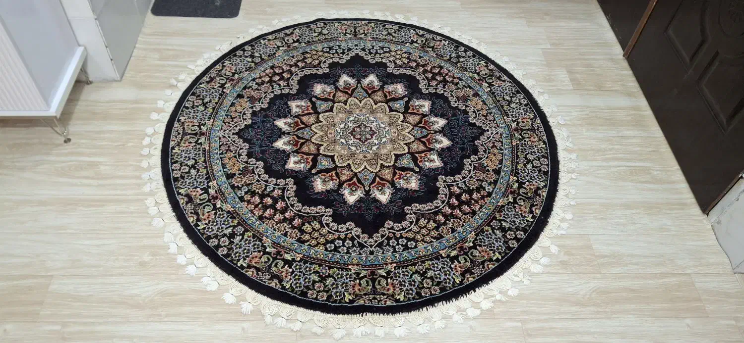 قالیچه گرد و گلیم|فرش|مشهد, شهید آوینی|دیوار