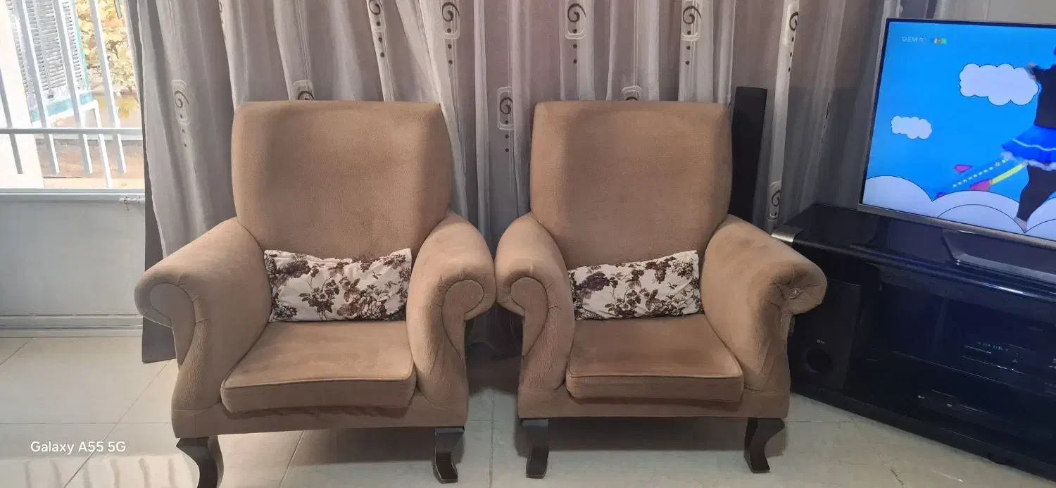 سلام مبل ۹ نفره با جلو مبلی و۴ عسلی|مبلمان خانگی و میز عسلی|شاهین‌شهر, فدک|دیوار