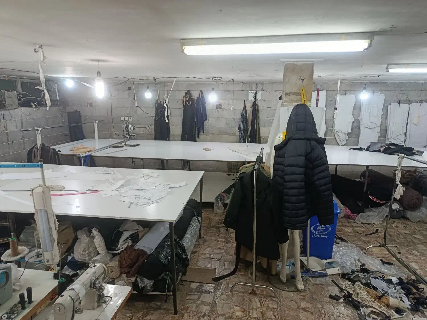 قیچی کار مانتو کمک برشکار|استخدام صنعتی، فنی، مهندسی|تهران, نازی‌آباد|دیوار