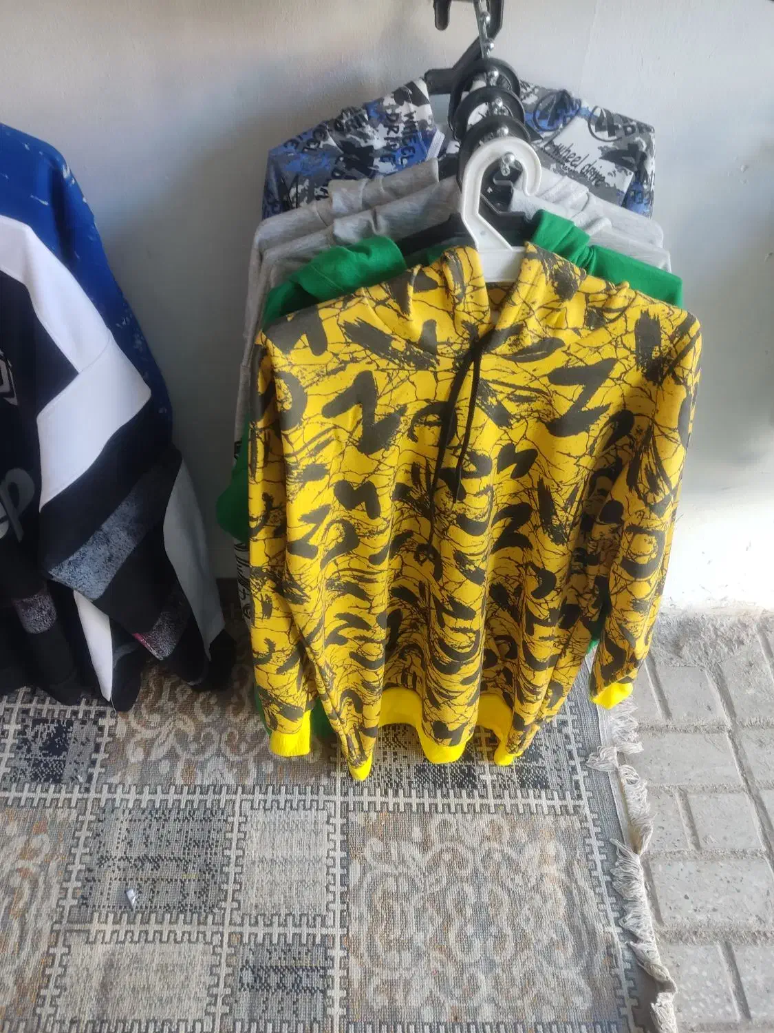 لباس|لباس|بیرجند, |دیوار