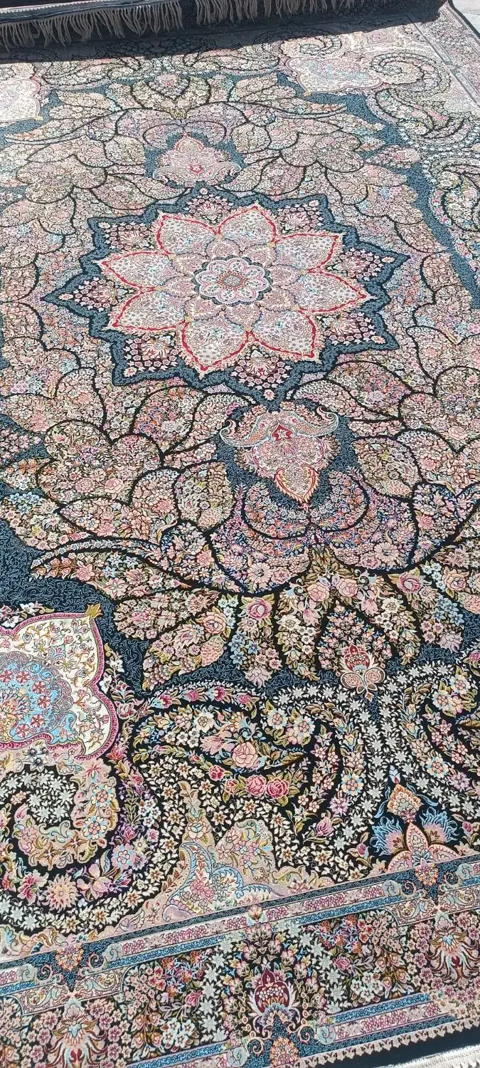 ۲ تخته فرش ( ۹ متری. هزار دویست شانه) اک اک|فرش|قروه, |دیوار