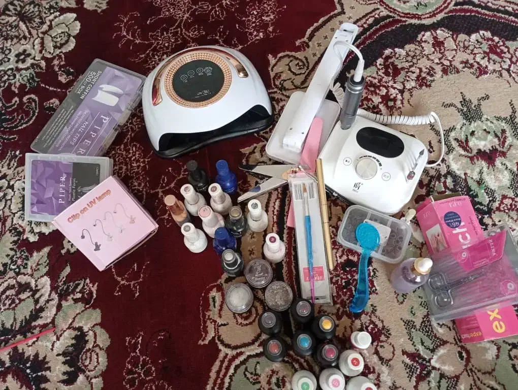 وسایل کاشت ناخن|آرایشگاه و سالن‌های زیبایی|نورآباد ممسنی, |دیوار