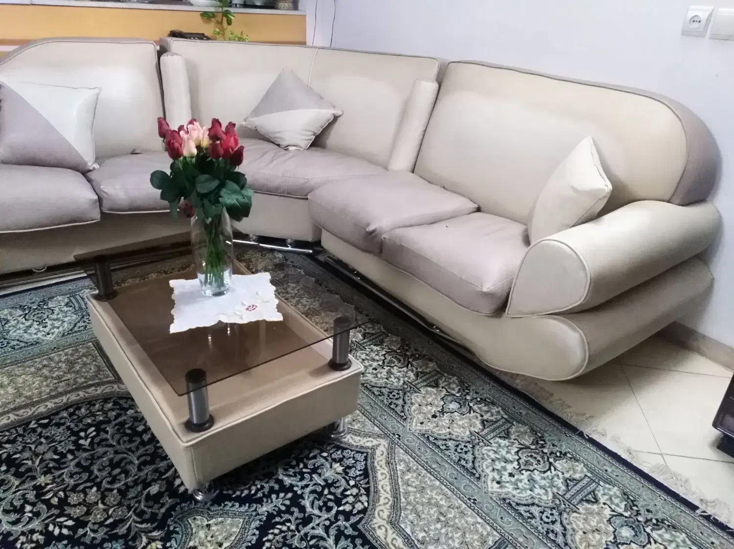 مبل چرم با پایه استیل|مبلمان خانگی و میز عسلی|کرمان, |دیوار