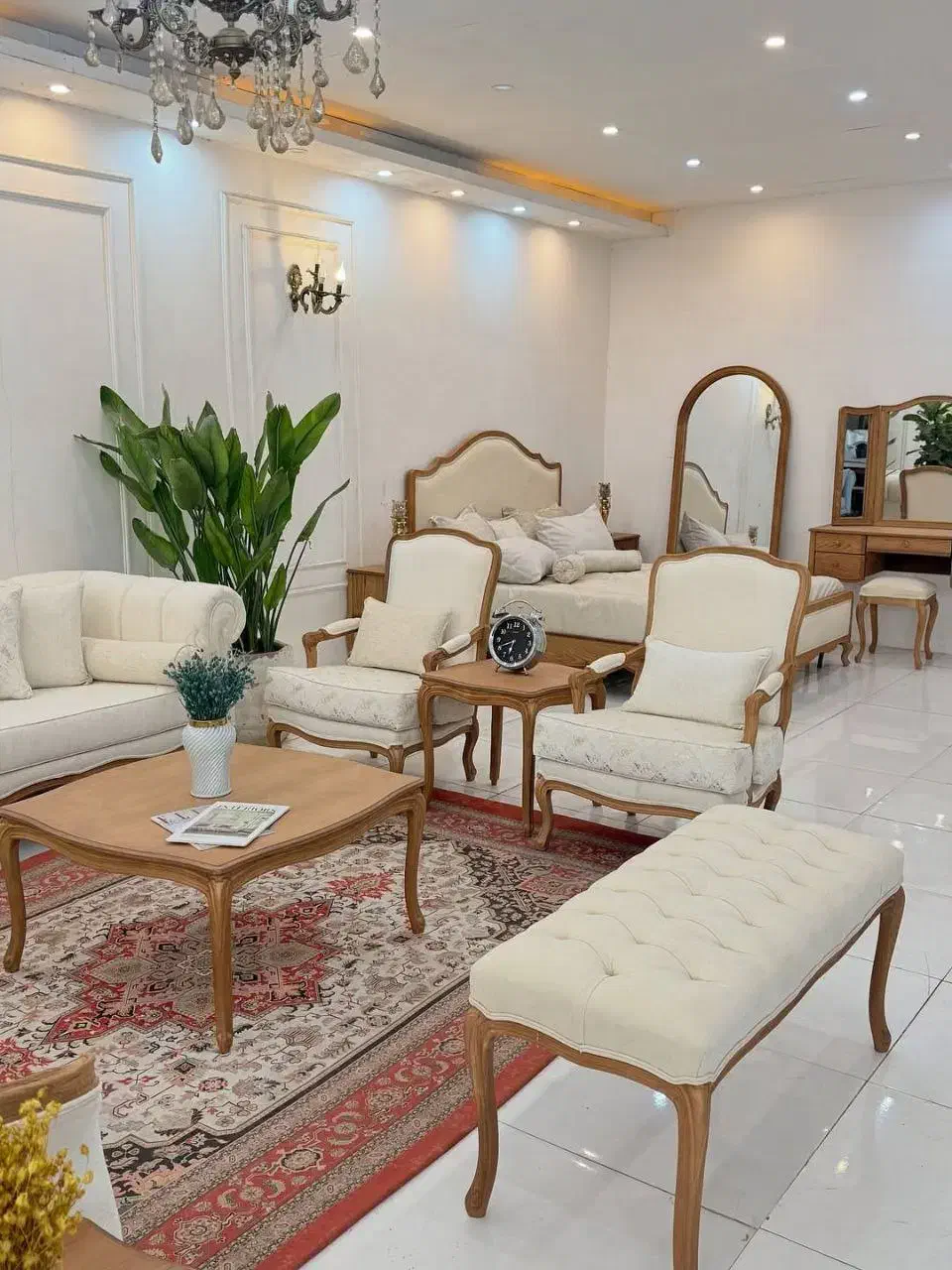 مبل کلاسیک فرانسوی ابزاری چستر|مبلمان خانگی و میز عسلی|بهارستان, |دیوار