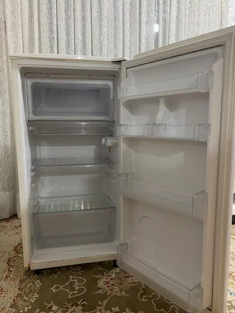 یخچال ۹ فوت ایستکول|یخچال و فریزر|کومله, |دیوار