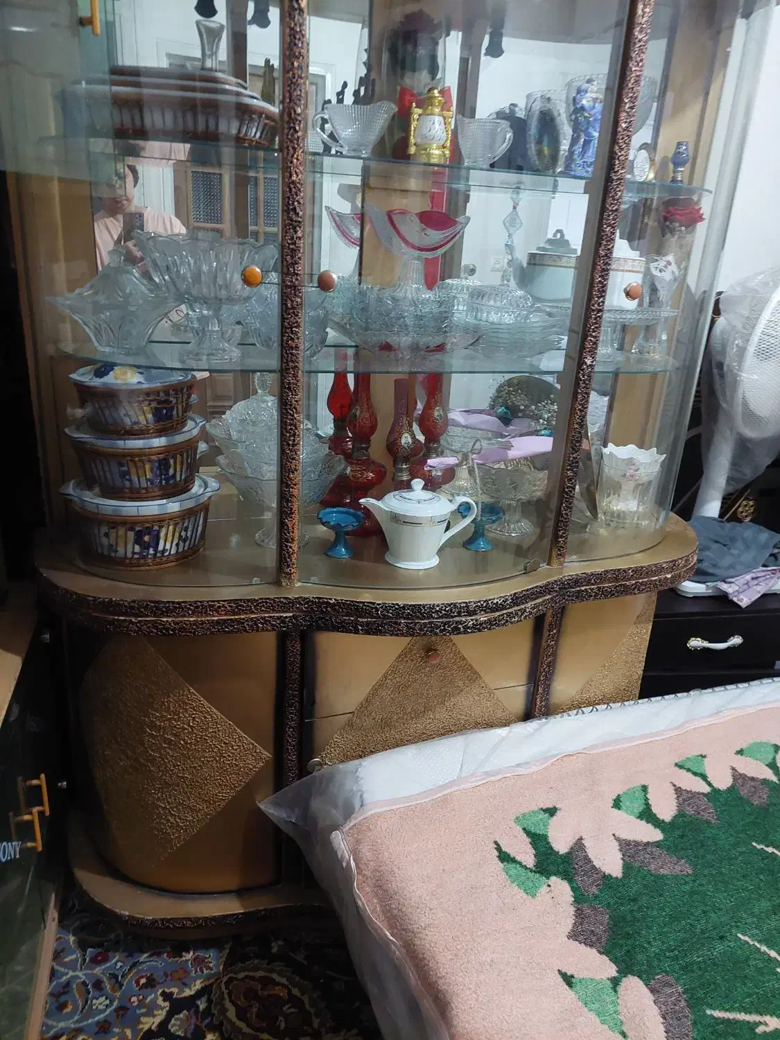 گلدان نونو بوفه وبرج تلویزیون قدیم|بوفه، ویترین، کنسول|بروجرد, |دیوار