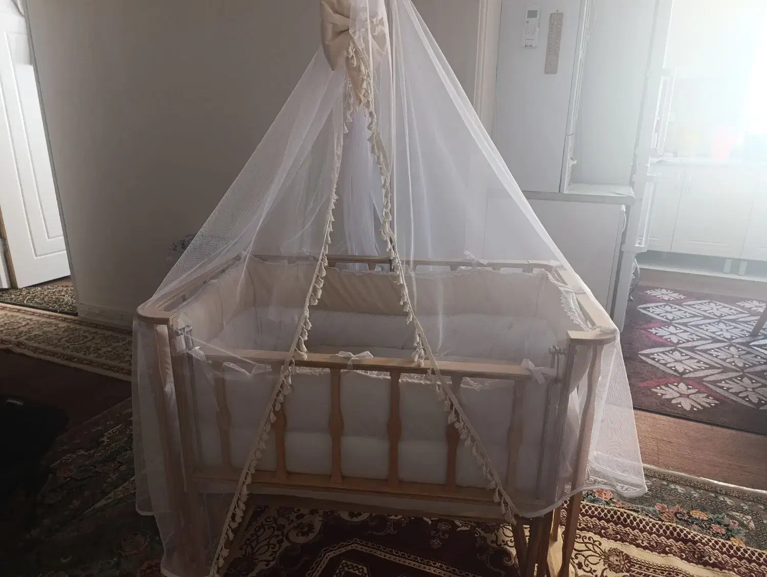 تخت گهواره ای|تخت و صندلی بچه|رباط‌کریم, نصیرشهر|دیوار