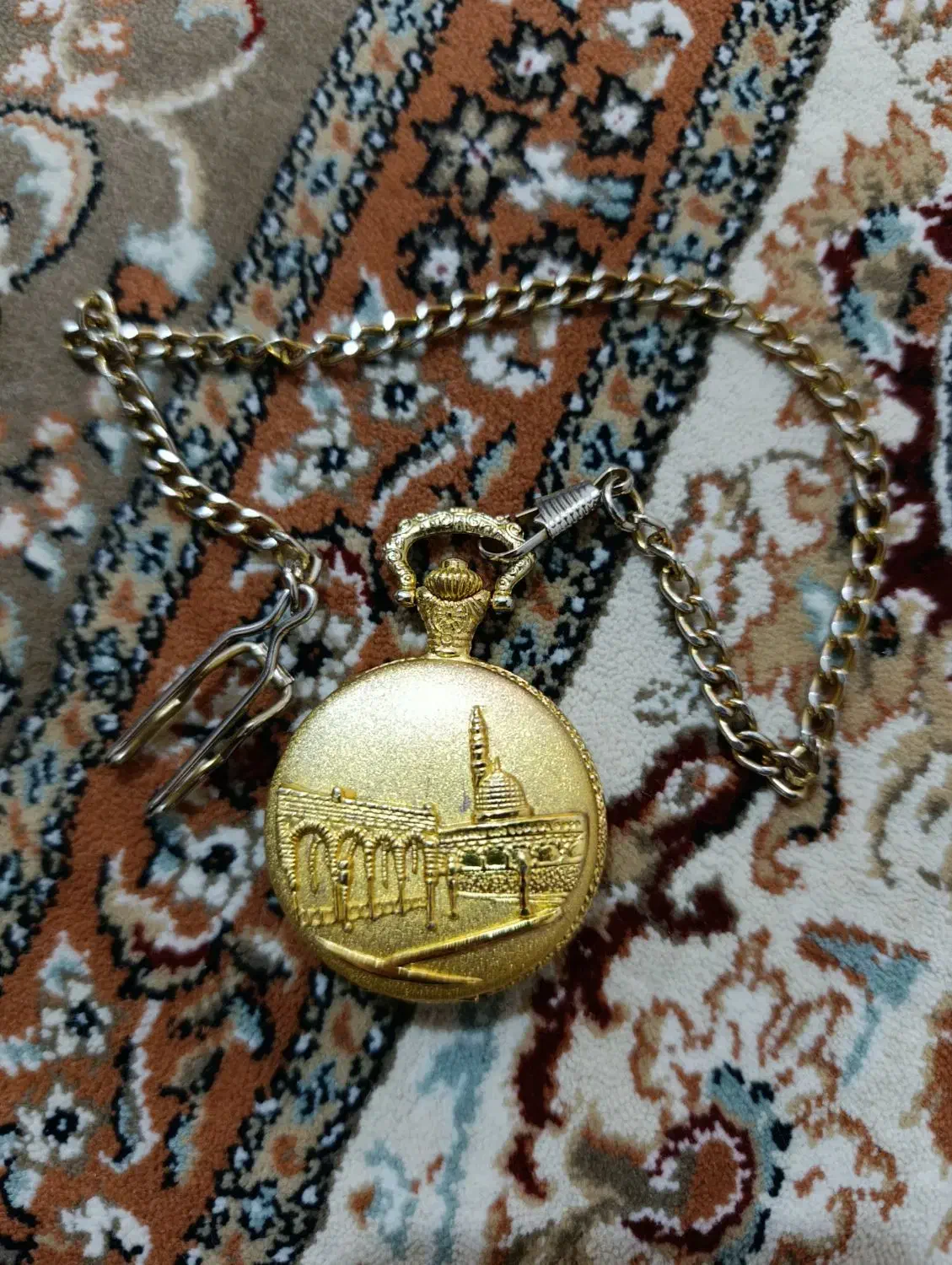 ساعت|ساعت|کرج, بنیاد|دیوار