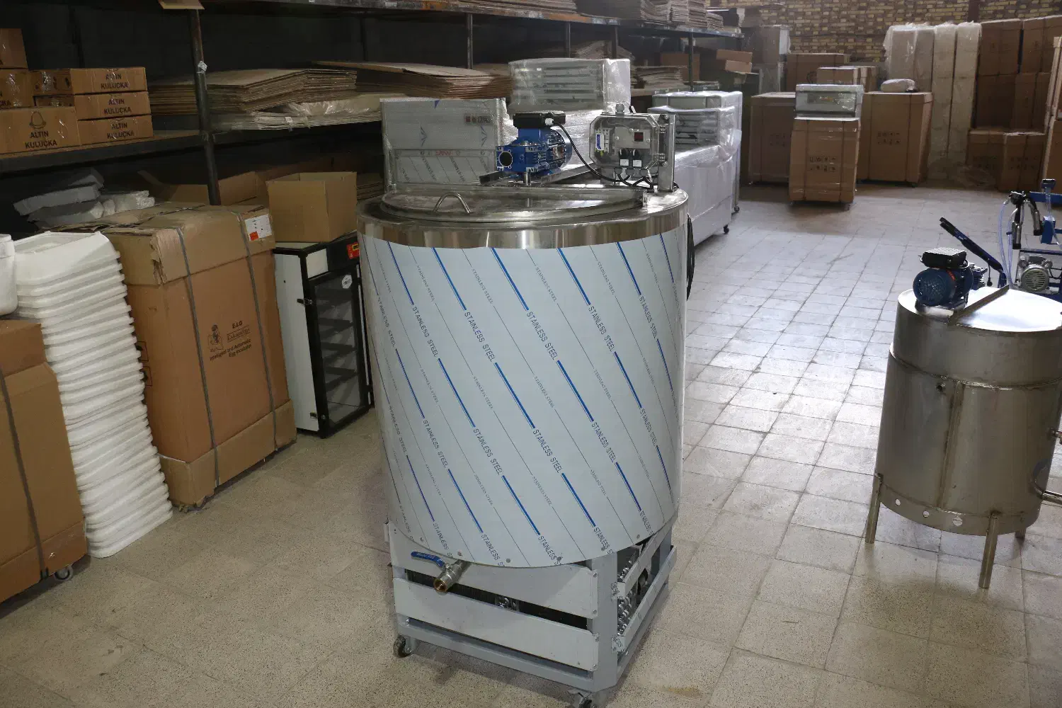 شیرسردکن لبنیاتی دامداری شیر سردکن سرد کن 500لیتر|فروشگاه و مغازه|ایلام, |دیوار