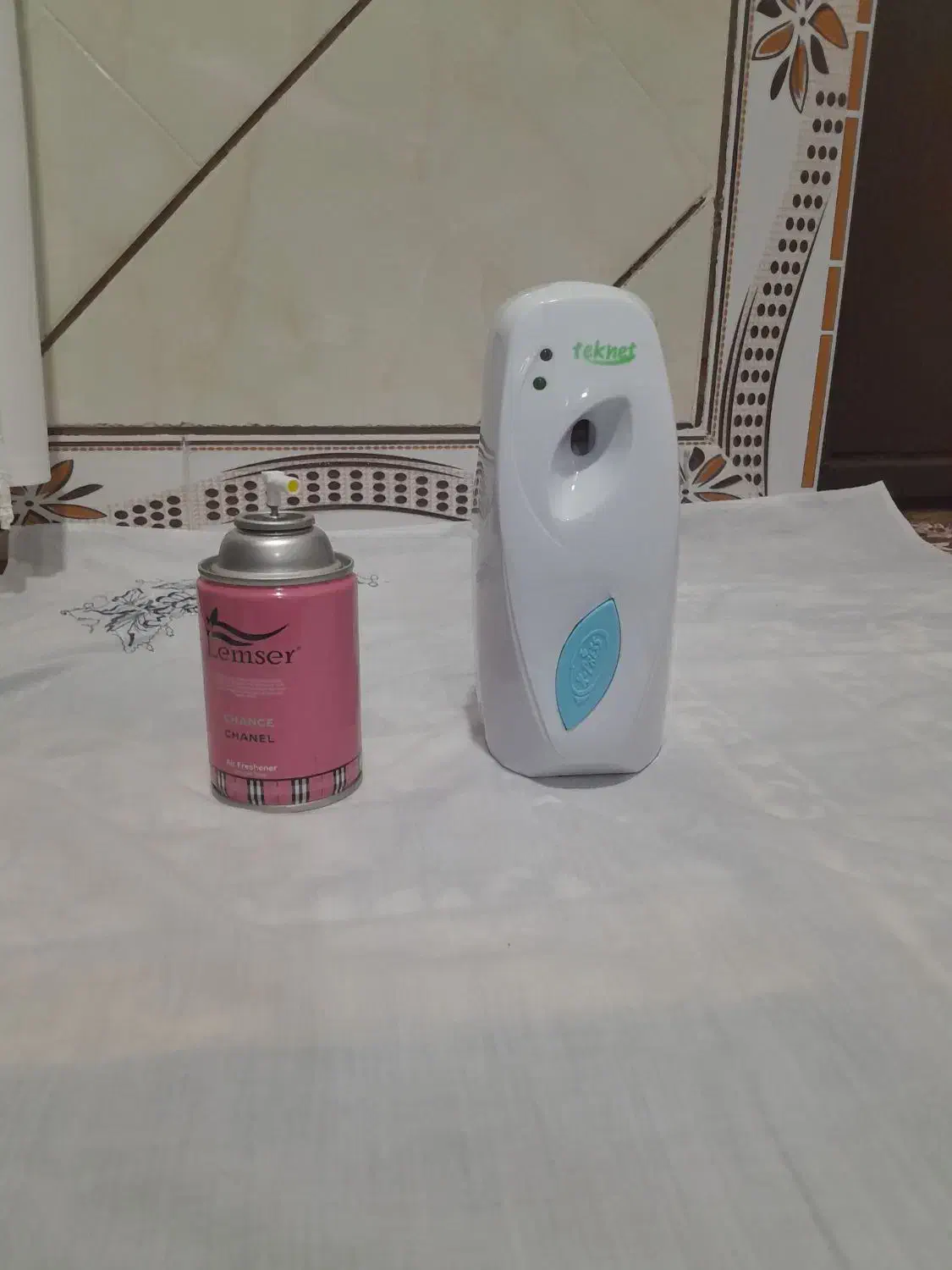 خوشبو کننده خودکار با اسپری|مواد شوینده و دستمال کاغذی|هشترود, |دیوار