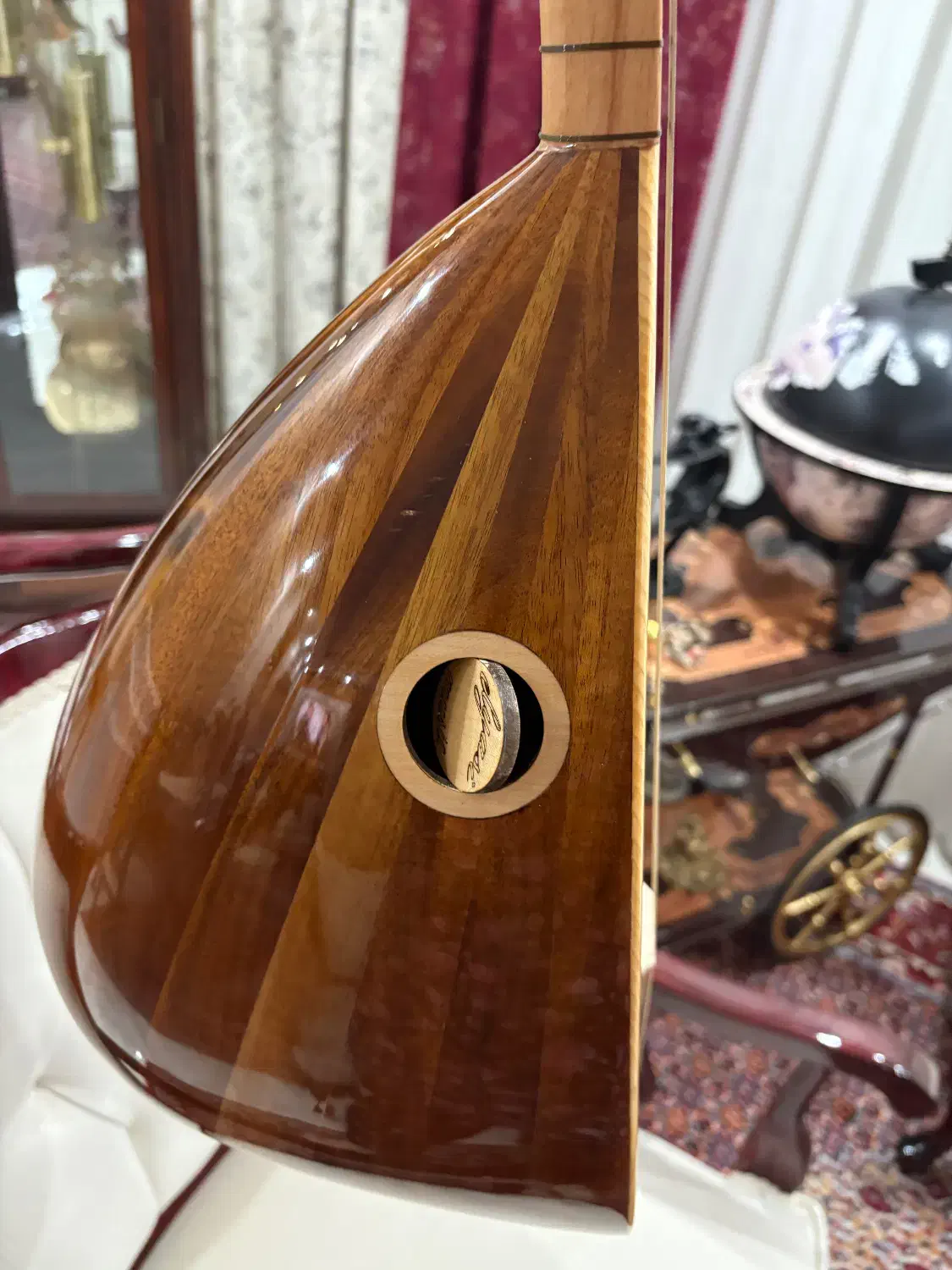 دیوان بزرگسال و کودک|سازهای سنتی|سنندج, |دیوار