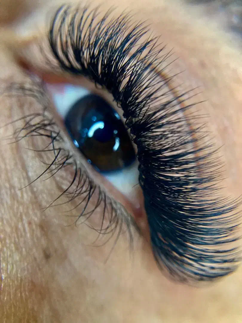 زیبایی چشم خود را به ما بسپارید .|خدمات آرایشگری و زیبایی|هشتگرد, مدرس|دیوار