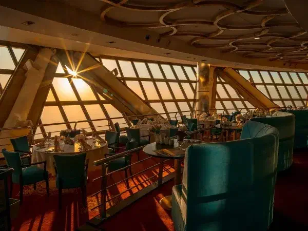 ۴ عدد بلیط رستوران گردون برج میلاد قیمت مناسب|کارت هدیه و تخفیف|تهران, آسمان|دیوار