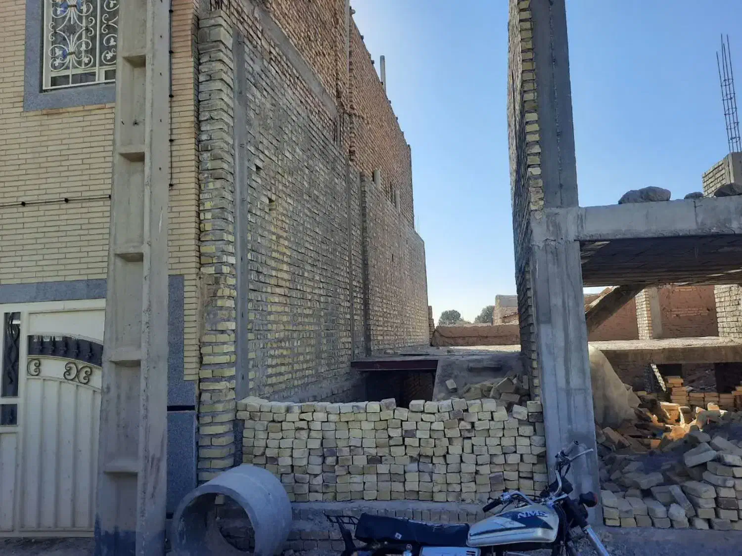 خانه نیمه ساز|فروش زمین و ملک کلنگی|مهریز, |دیوار