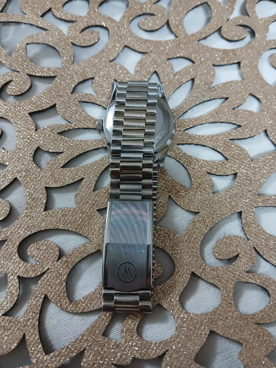 ساعت مچی|ساعت|اصفهان, جلالیه|دیوار