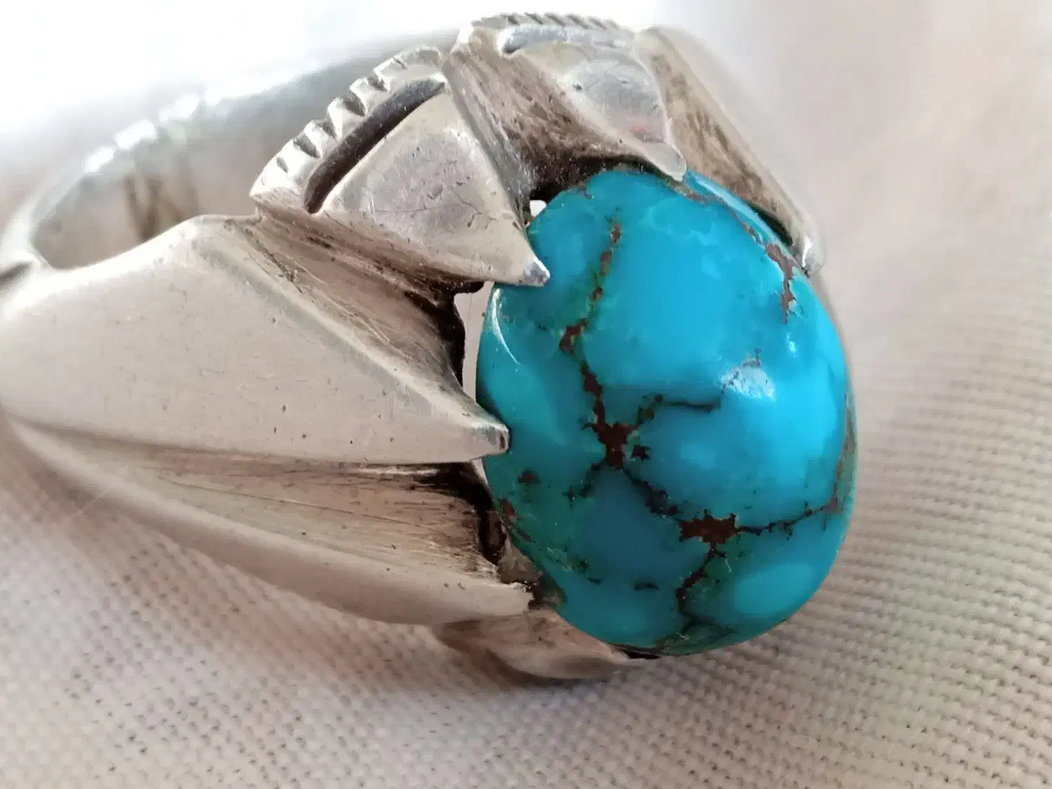 فیروزه بسیار قدیمی زنده|جواهرات|تربت جام, میان جام|دیوار