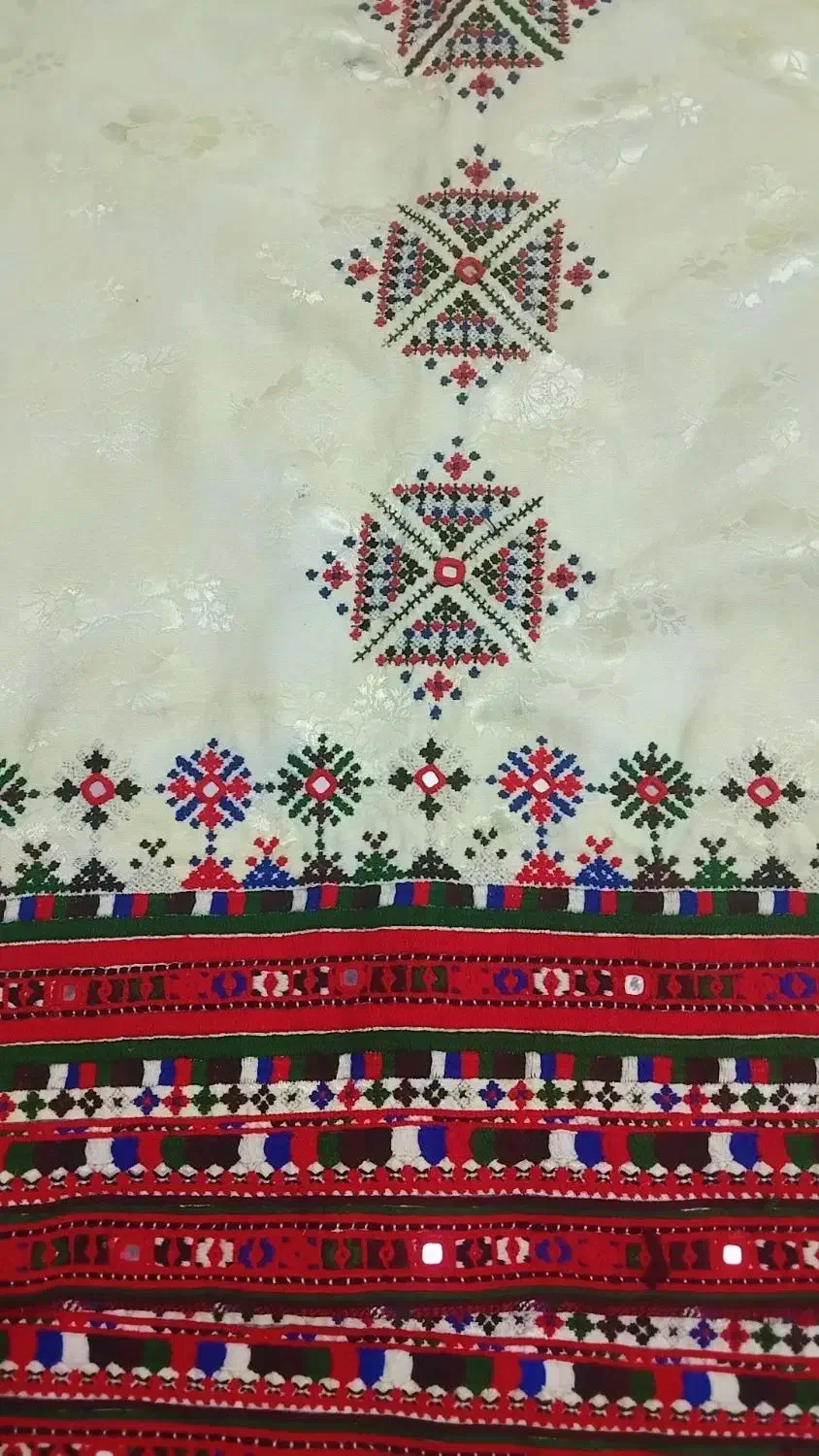 لباس|لباس|ایرانشهر, |دیوار