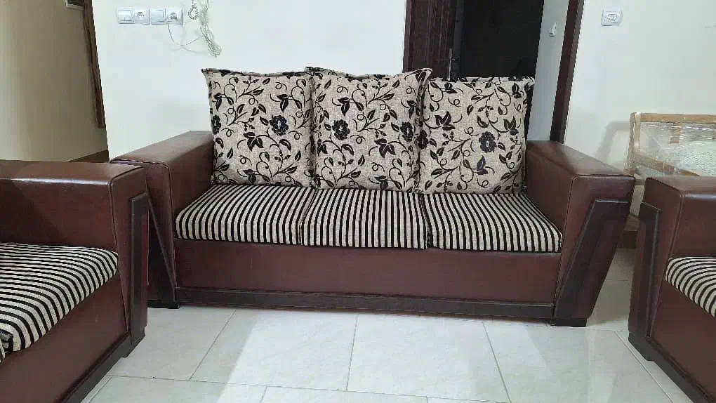 مبلمان راحتی ۷ نفره|مبلمان خانگی و میز عسلی|بروجرد, |دیوار