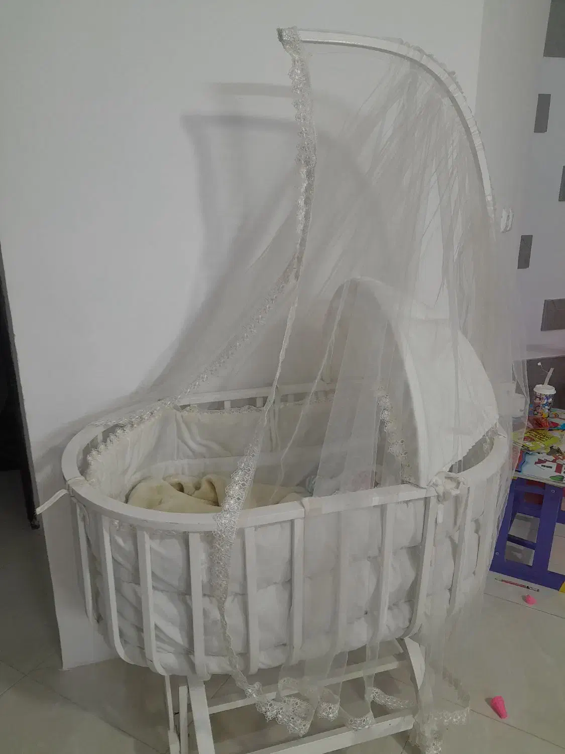 گهواره زیبا شیک|تخت و صندلی بچه|گلبهار, شهر جدید گلبهار|دیوار