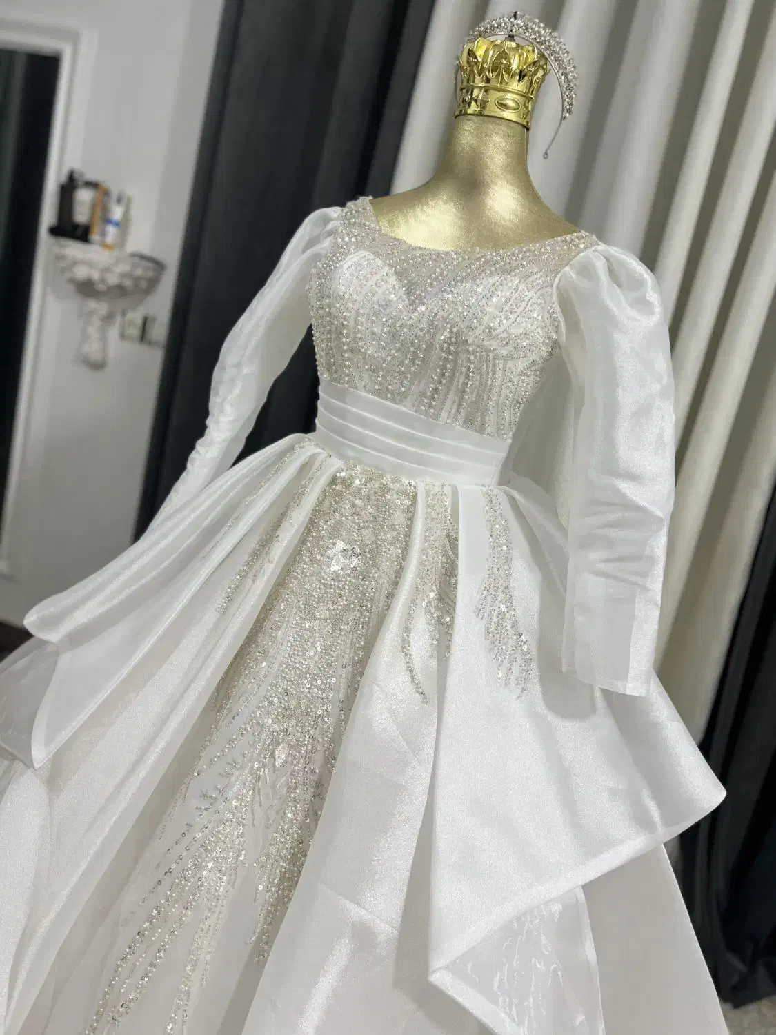 لباس عروس|لباس|گالیکش, |دیوار