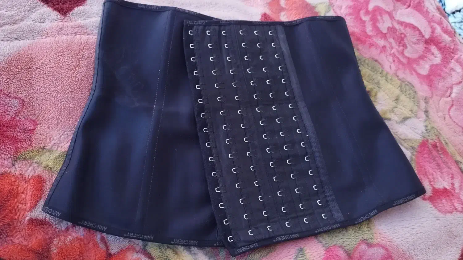 گن ساعت شنی به رنگ مشکی|لباس|شیراز, تندگویان|دیوار