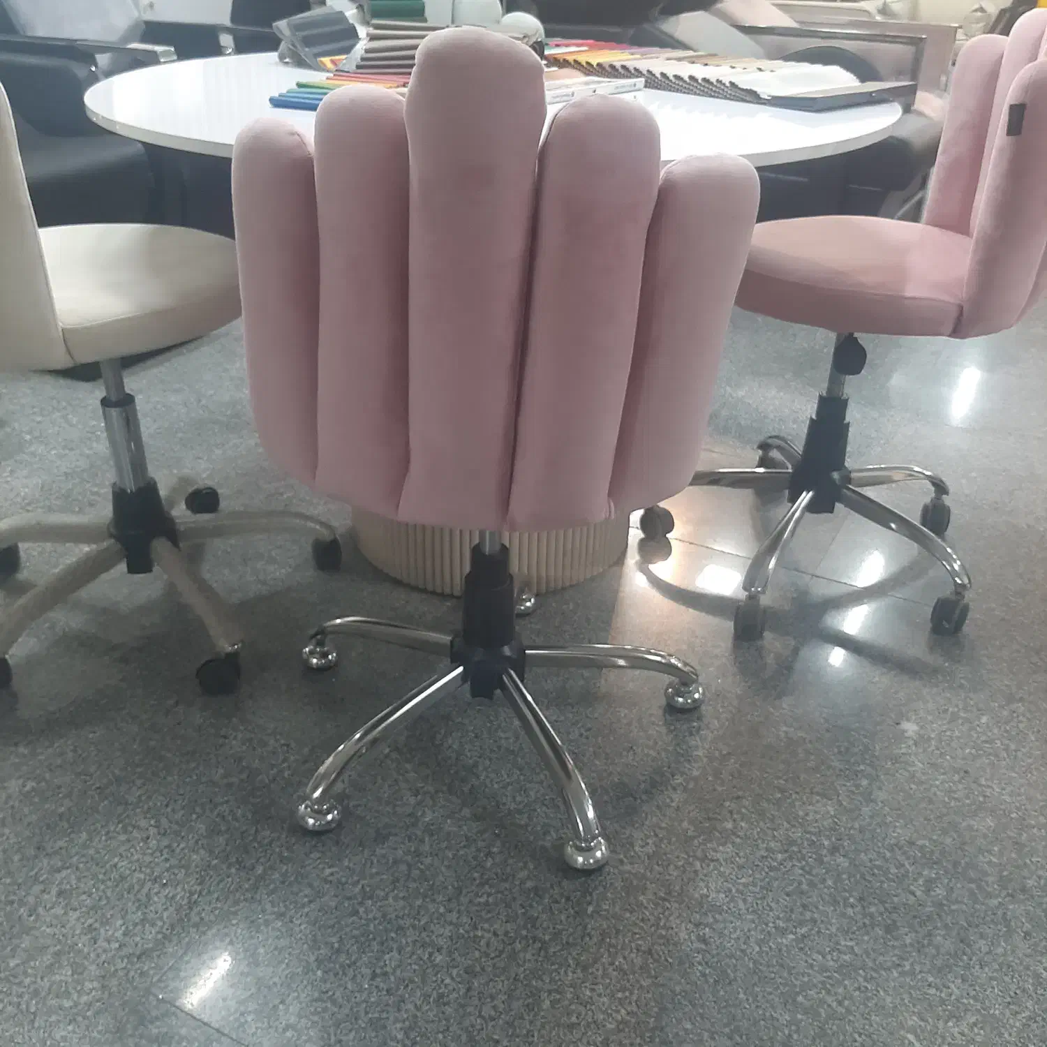 صندلی استادکار ناخن|آرایشگاه و سالن‌های زیبایی|چهاردانگه (تهران), |دیوار