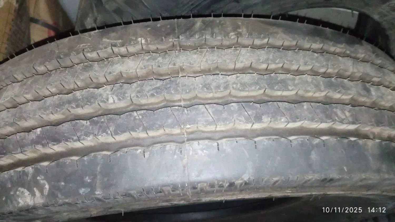 ایسوزو دوجفت|قطعات یدکی و لوازم جانبی|ری, جوانمرد قصاب|دیوار