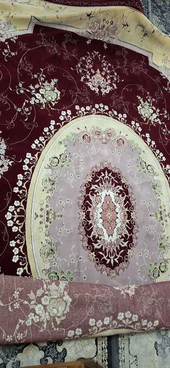 سه تخته فرش|فرش|ری, علایین|دیوار