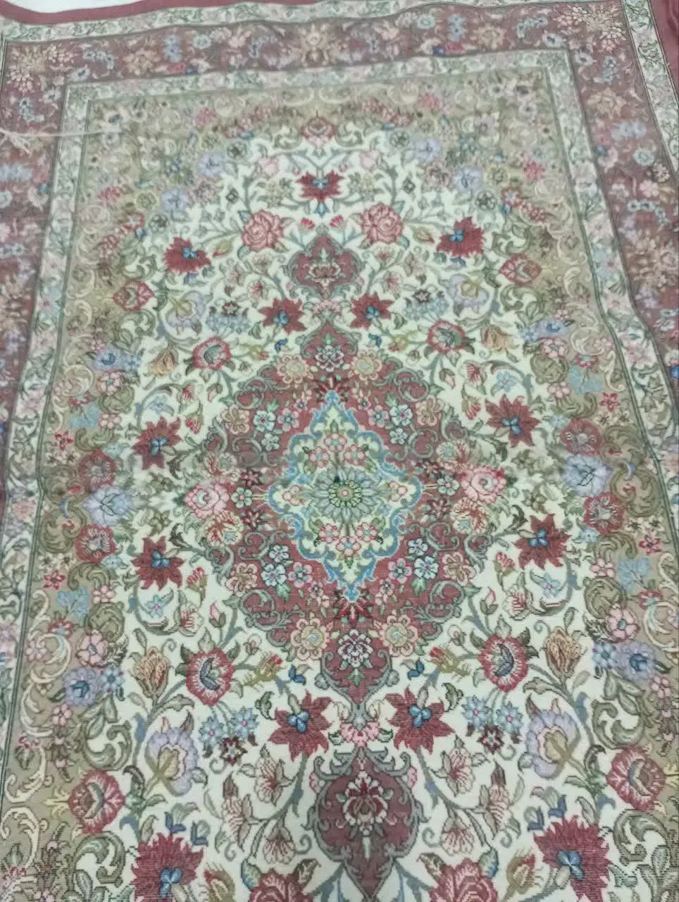 قالی دستباف  زرع نیم چله ابریشم نخ کرک|فرش|قم, یزدان‌شهر|دیوار