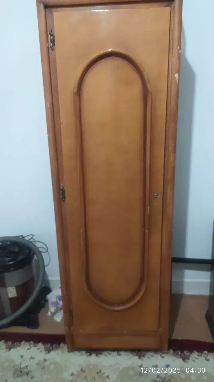 کمد لباس تروتمیز وسالم بابهترین کیفیت چوب|جاکفشی، کمد، دراور|فولادشهر, B7|دیوار