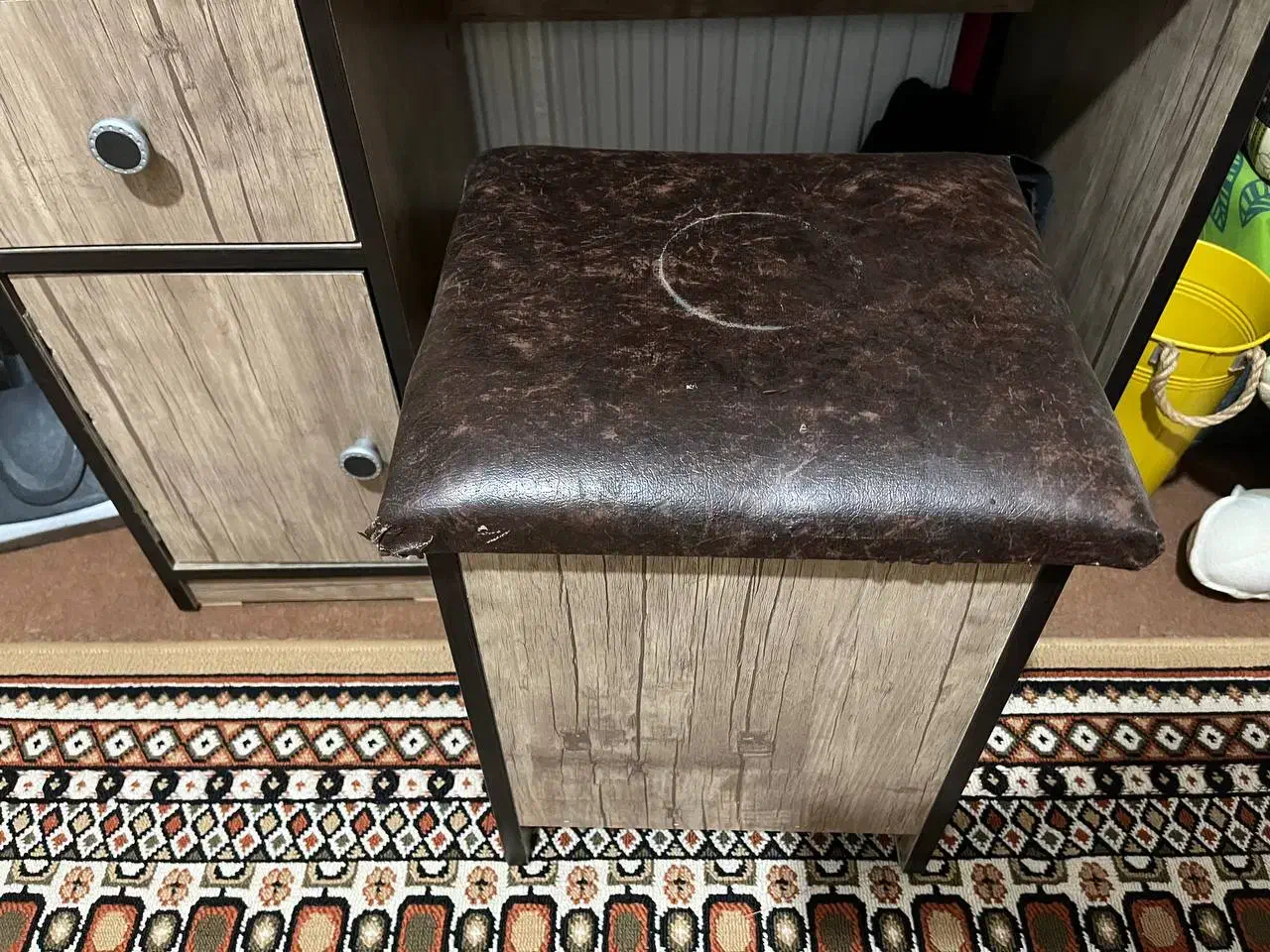 میز چرخ خیاطی|لوازم خیاطی و بافتنی|صدرا-فارس, فاز ۱|دیوار