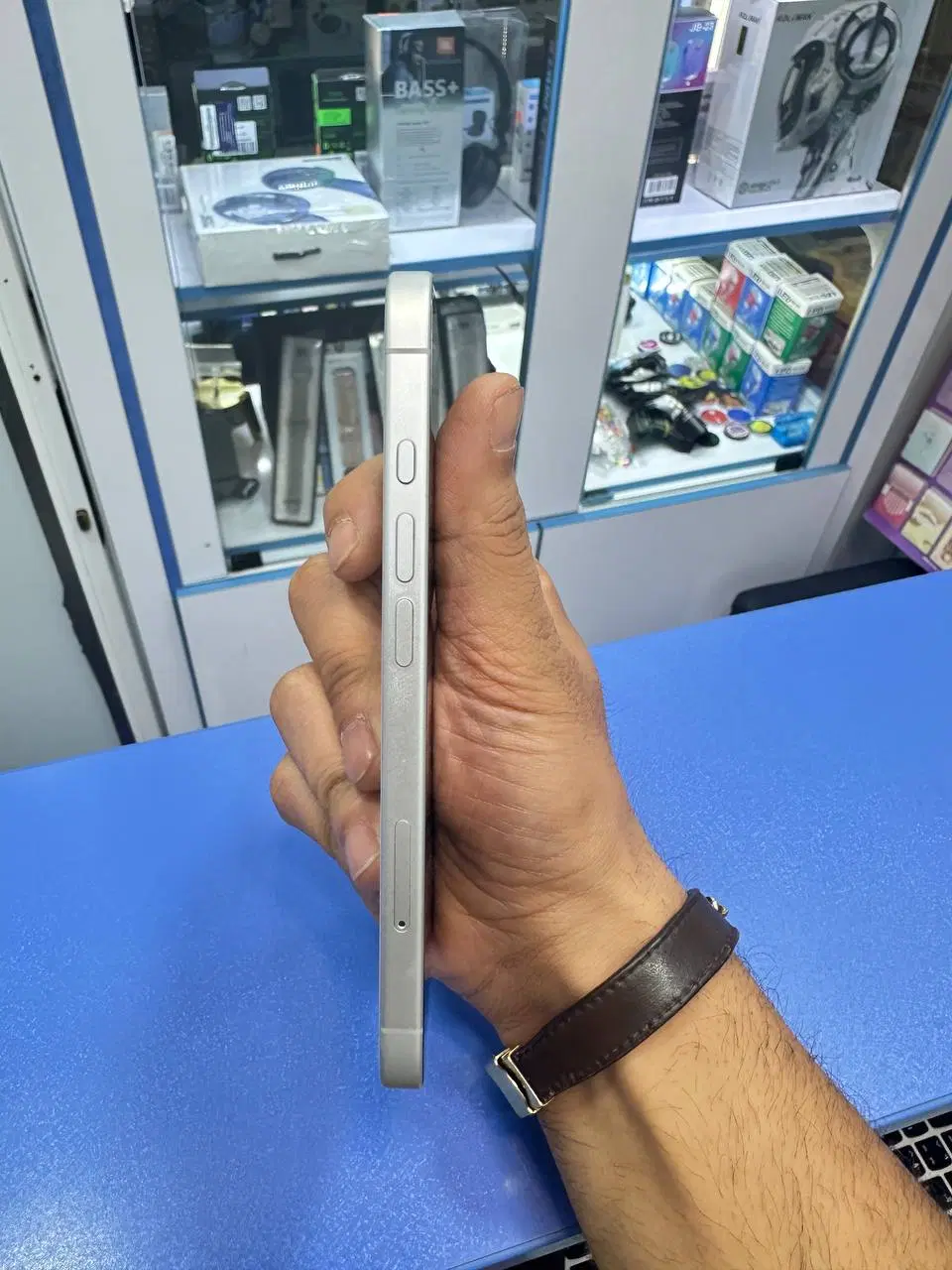 iphone 16|موبایل|بندر انزلی, پردیس|دیوار