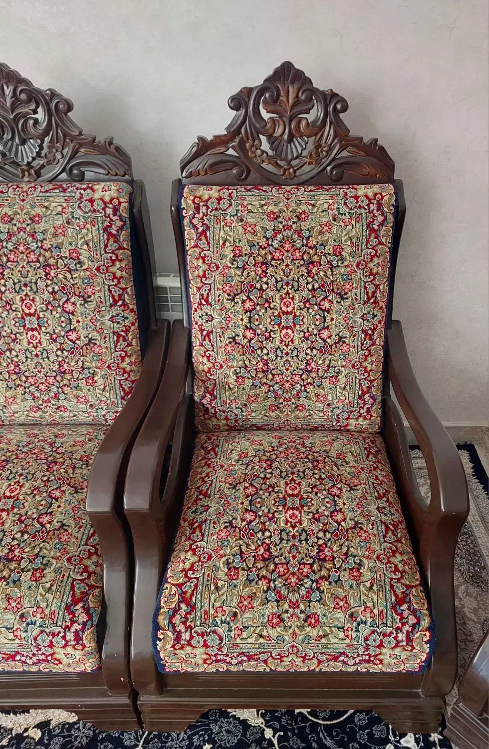 مبل قالی *در حد نو*|مبلمان خانگی و میز عسلی|بم, |دیوار