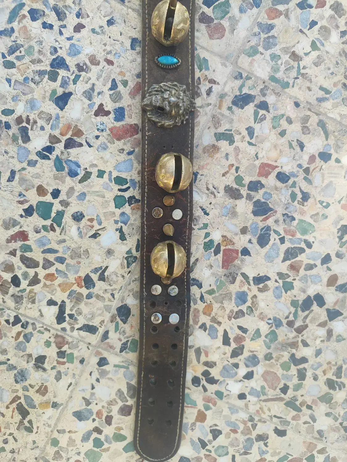 قلاده چرم گاومیش|لوازم جانبی حیوانات|مبارکه, |دیوار