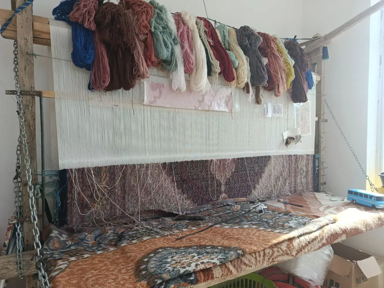 فرش دستبافت نیمه کاره|فرش|خوی, |دیوار