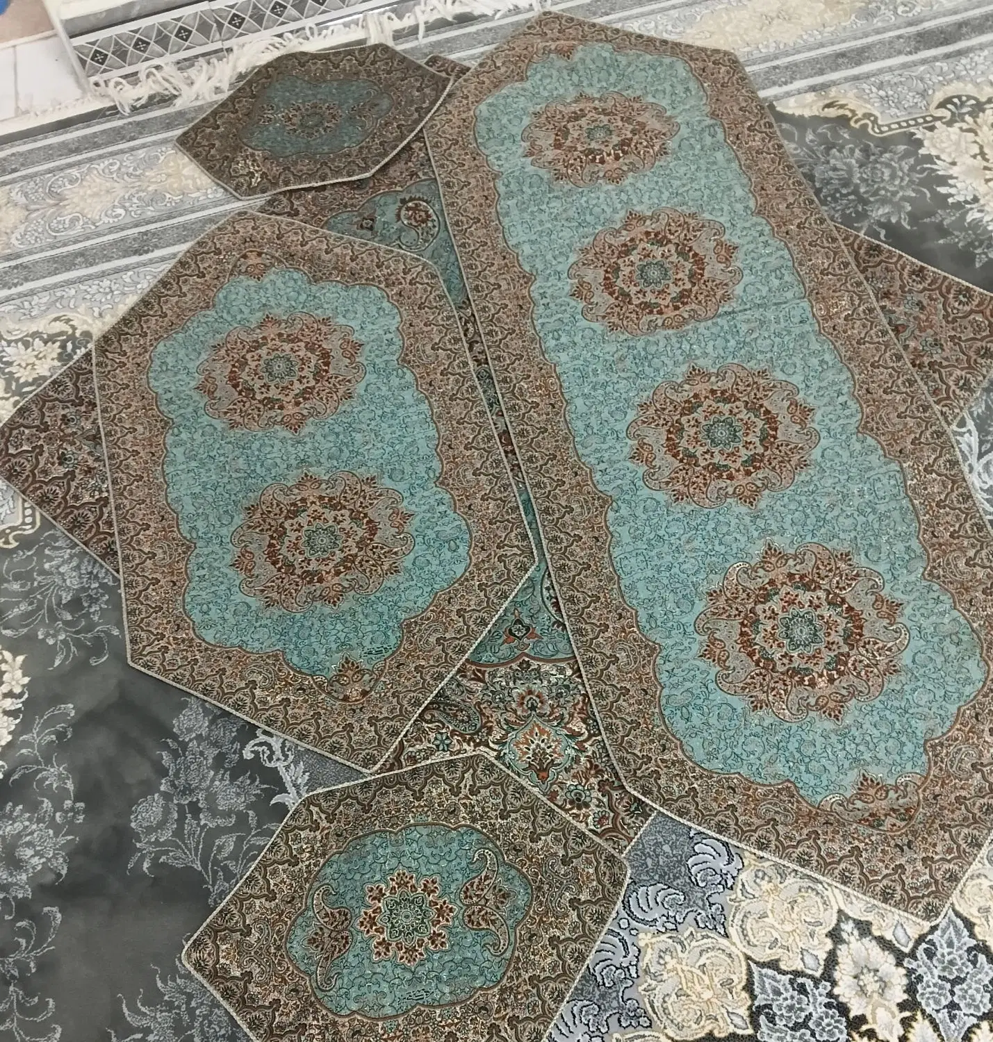 رومیزی|پرده، رانر، رومیزی|اندیشه, اندیشه فاز ۱|دیوار