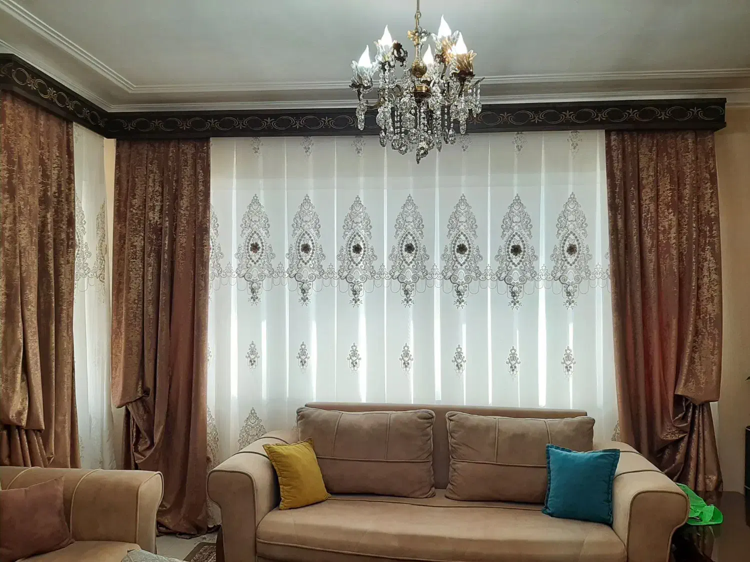 پرده ترک حریر  طرح مدالیون با دکور مخمل طلایی|پرده، رانر، رومیزی|نوشهر, |دیوار