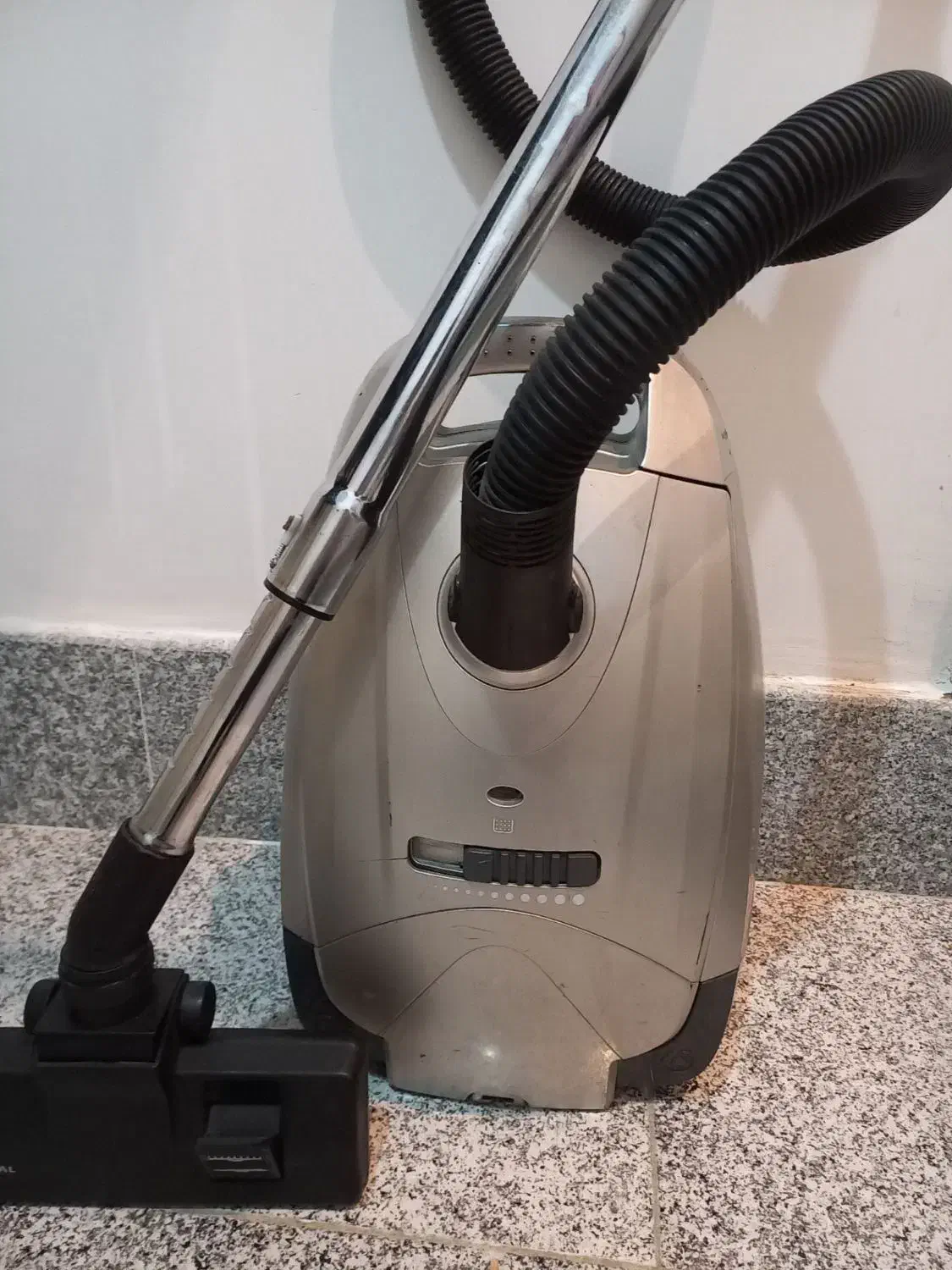 جارو و موزر هر دو طلا|سایر لوازم برقی|خسروشاه, |دیوار