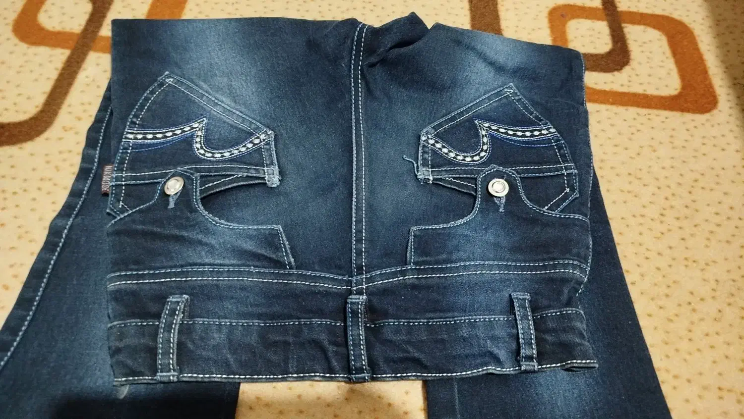 مقداری لباس دخترانه شلوار و مانتو|لباس|اندیمشک, |دیوار