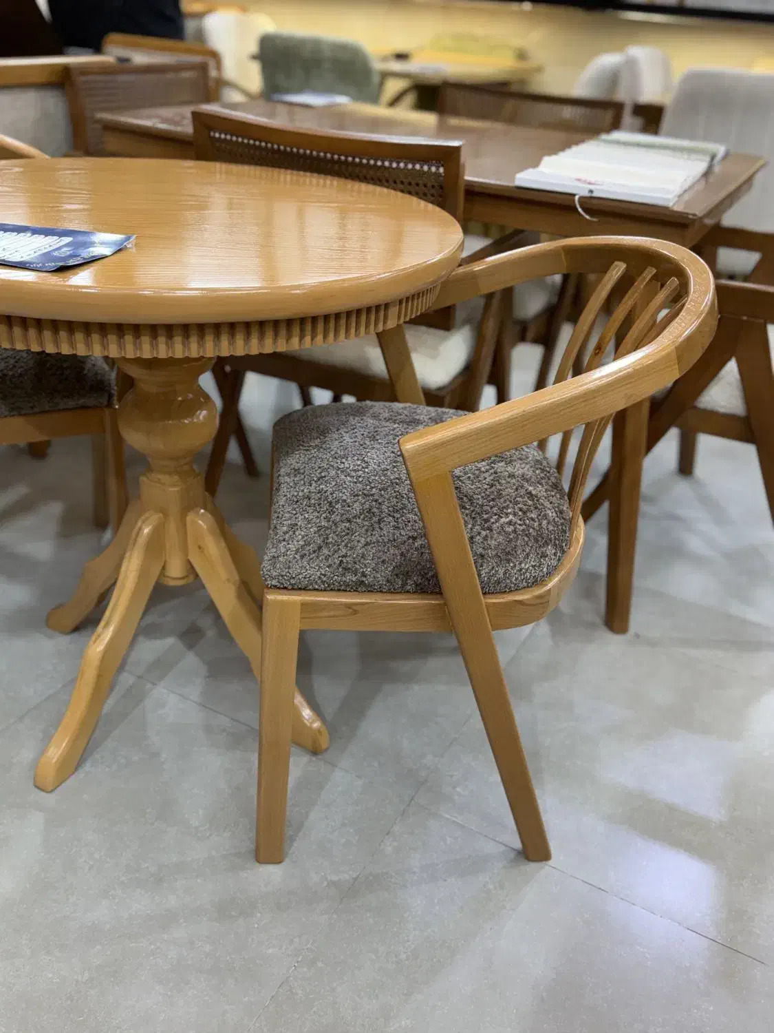 ناهار خوری سبدی عماد|میز و صندلی غذاخوری|یزد, |دیوار