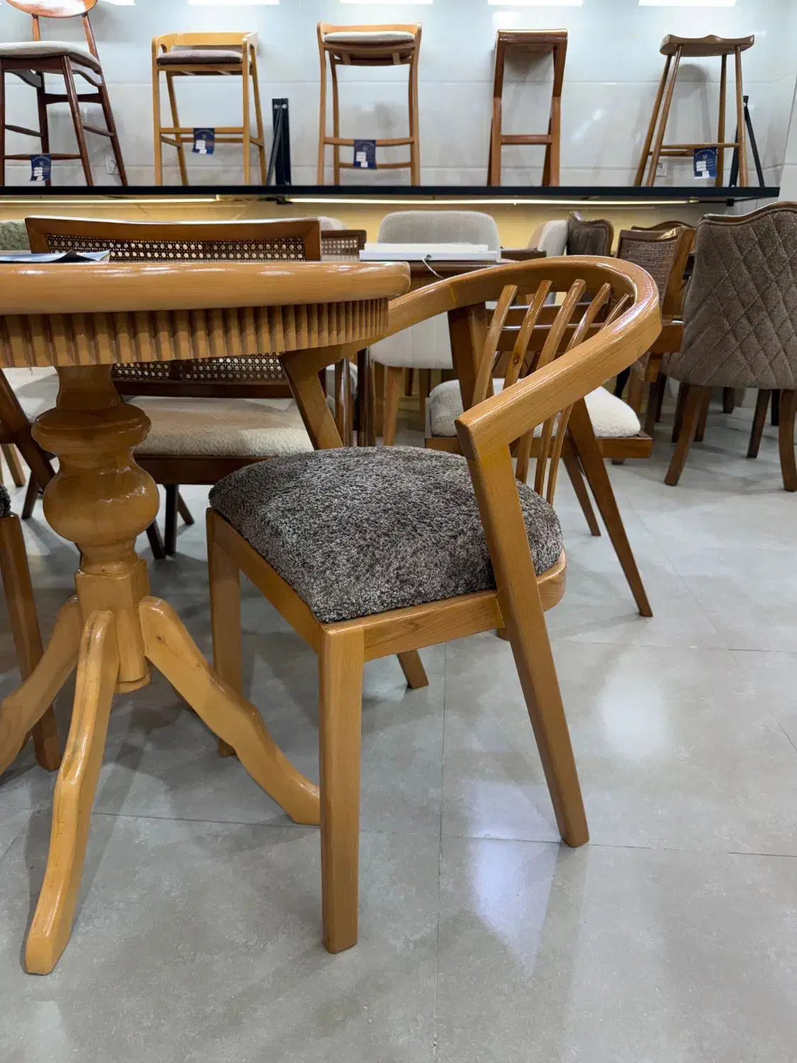 ناهار خوری سبدی عماد|میز و صندلی غذاخوری|یزد, |دیوار