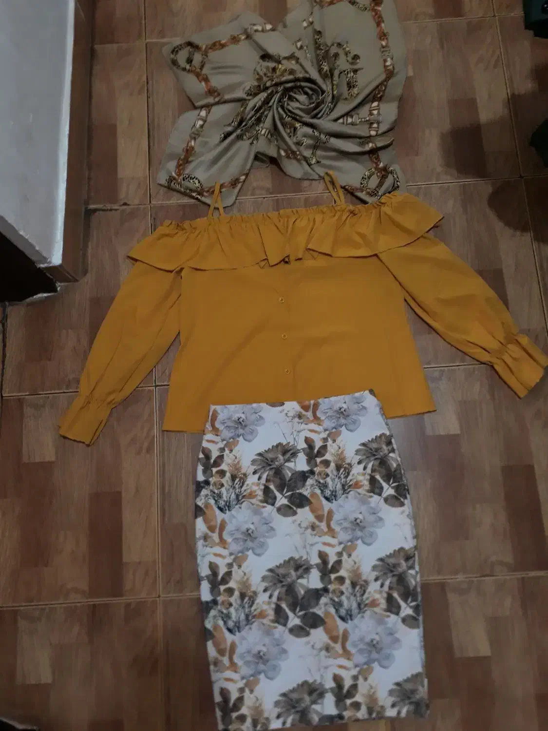 لباس مجلسی شومیزدامن|لباس|رشت, باهنر|دیوار