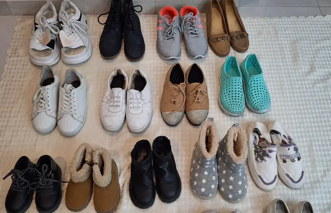 کفش کتونی صندل دمپایی بوت نیم بوت دخترانه و پسرانه|کیف، کفش، کمربند|ری, دولتآباد|دیوار