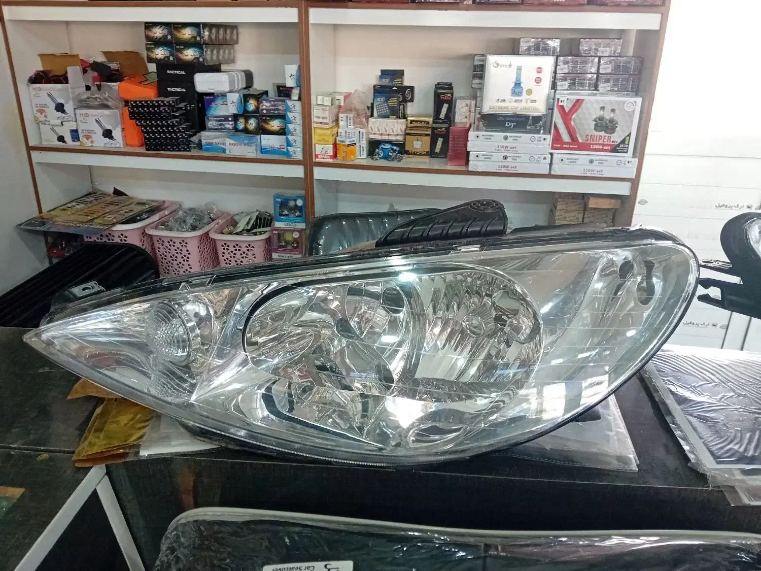 چراغ جلو پژو۲۰۶sdدرحدنو|قطعات یدکی و لوازم جانبی|اهر, |دیوار