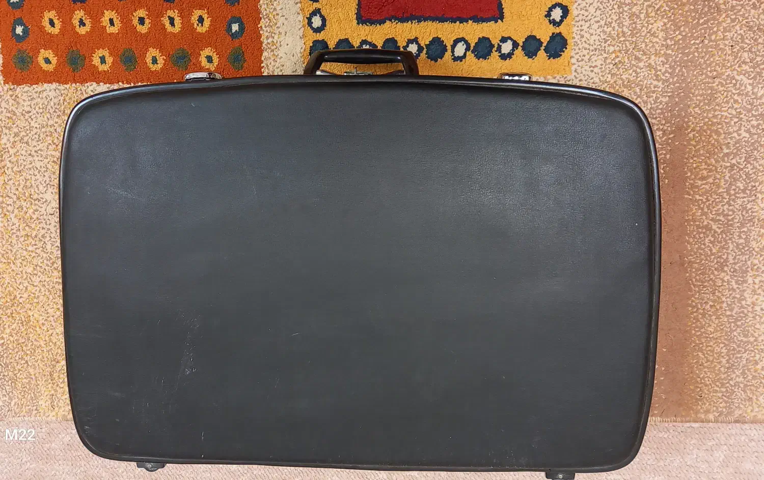 چندان نوستالژی|کلکسیون اشیاء عتیقه|شیراز, آزادی|دیوار