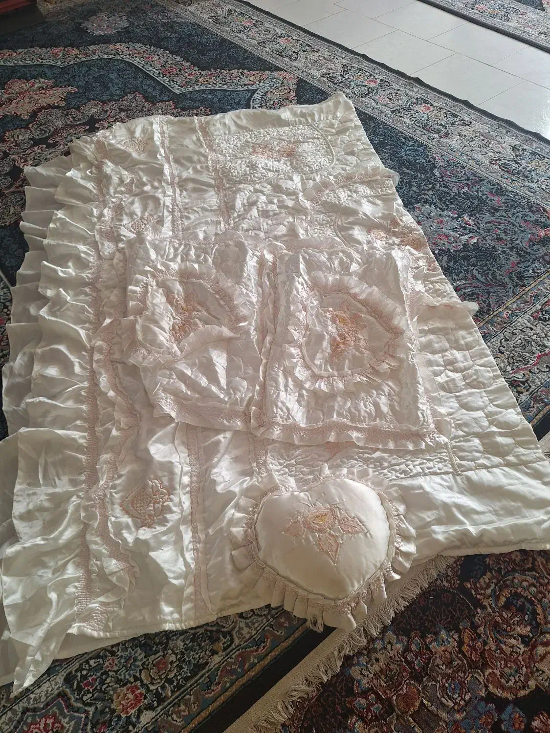 یه رو تختی|رختخواب، بالش، پتو|ورامین, ورامین|دیوار