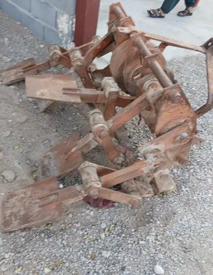 تیلر لیپرو پنج بیل تراکتورگلدونی وهولدر|ماشین‌آلات صنعتی|بهرمان, |دیوار